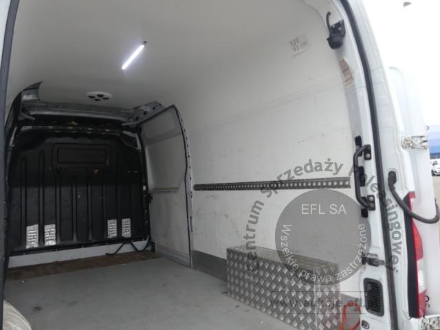 13 - RENAULT MASTER 2.3 DCI FURGON 2021r.