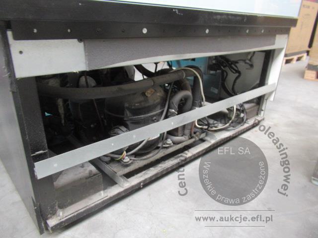 6 - Witryna mroźnicza do lodów ISA Spa