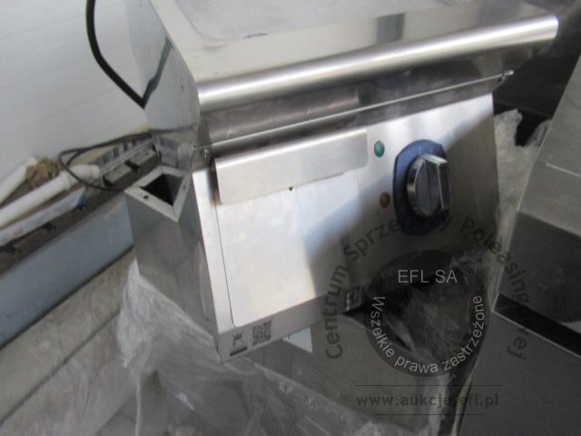 3 - Płyta grillowa gładka na podstawie ELECTROLUX