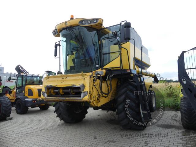 1 - EFL Finance Kombajn zbożowy New Holland CSX 7070 2009r. z hederem i wózkiem