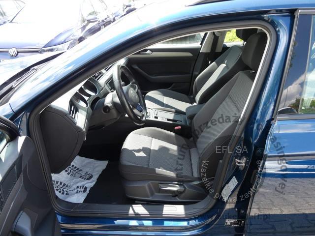 5 - Volkswagen Passat 2.0 TDI EVO Essence 2022r. PO4XH85 AUTO MOTO CENTRUM Sp. z o.o. Poznań 61-312, ul. Ostrowska  328