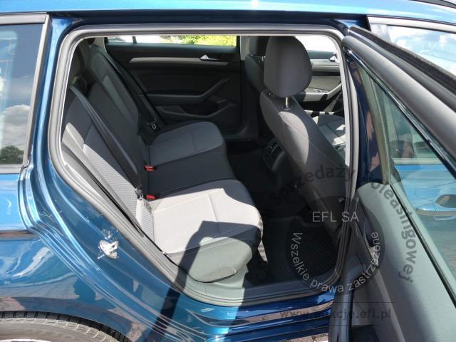 8 - Volkswagen Passat 2.0 TDI EVO Essence 2022r. PO4XH85 AUTO MOTO CENTRUM Sp. z o.o. Poznań 61-312, ul. Ostrowska  328