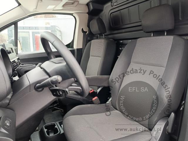 9 - Toyota Proace City 1.5 D-4D Standard  2020r. DW7KK52 Magnice