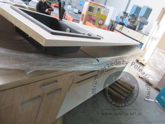 13 - Regały i meble sklepowe wg specyfikacji