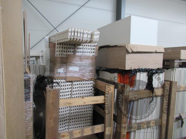 16 - Regały i meble sklepowe wg specyfikacji