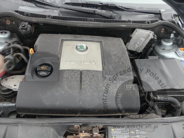 4 - SKODA FABIA 1.2 HTP KOMBI COMFORT 2003r.