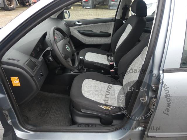 8 - SKODA FABIA 1.2 HTP KOMBI COMFORT 2003r.