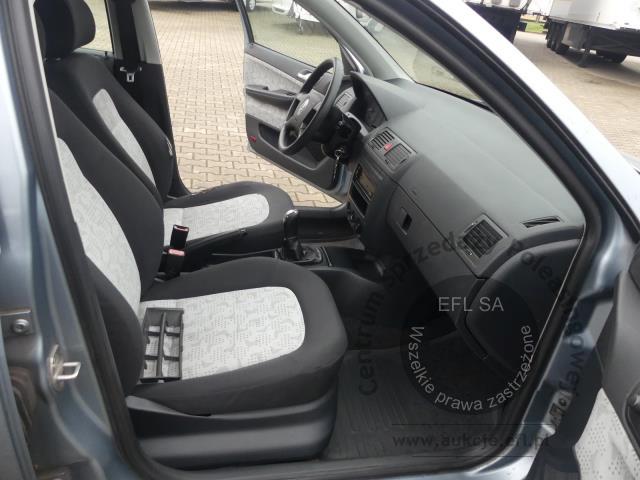9 - SKODA FABIA 1.2 HTP KOMBI COMFORT 2003r.