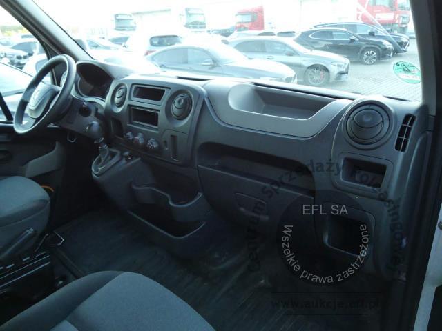 8 - RENAULT MASTER ZABUDOWA GASTRONOMICZNA 2015r.