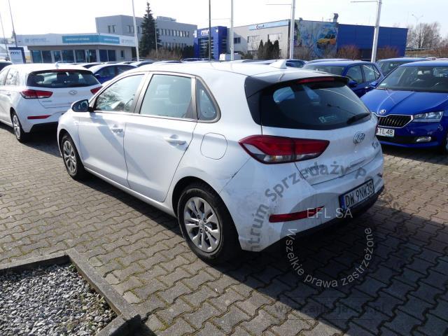 2 - Hyundai i30 1.6 D Classic + 2021r. DW9NW38 UWAGA!! Pojazd znajduje się w firmie AUTO MOTO CENTRUM sp. z o.o. ul. Ostrowska 328 (przy Trasie Katowickiej) 61-312 Poznań