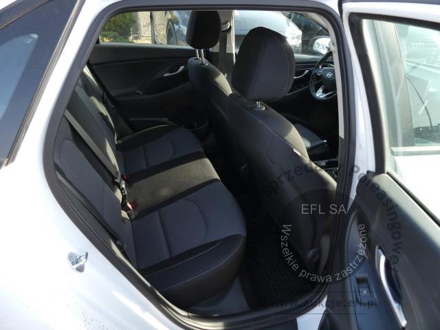 9 - Hyundai i30 1.6 D Classic + 2021r. DW9NW38 UWAGA!! Pojazd znajduje się w firmie AUTO MOTO CENTRUM sp. z o.o. ul. Ostrowska 328 (przy Trasie Katowickiej) 61-312 Poznań