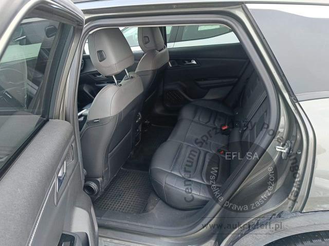 7 - Citroen C5 X 1.6 PureTech Shine EAT8 2022r. DW9UA36 Pojazd znajduje się w firmie AACAR sp. z o.o. Jawornik 90, 32-400 Myślenice