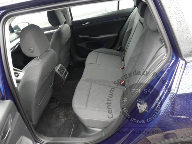 9 - Volkswagen Golf VIII 2.0 TDI Life Kombi 2022r. PY19611 Pojazd znajduje się w firmie AUTO MOTO CENTRUM sp. z o.o. ul. Ostrowska 328 (przy Trasie Katowickiej) 61-312 Poznań