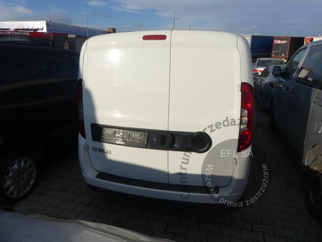 11 - FIAT DOBLO FURGON 1.3 MJ 2015r.