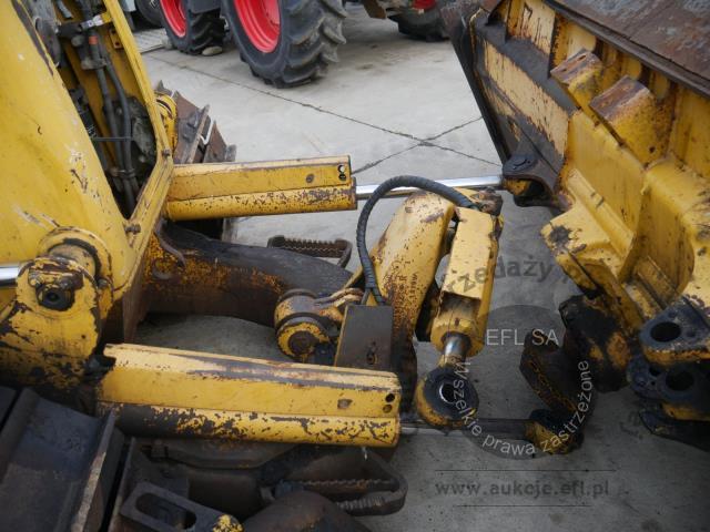 17 - Spycharka gąsienicowa KOMATSU D51PX-22 2010r.