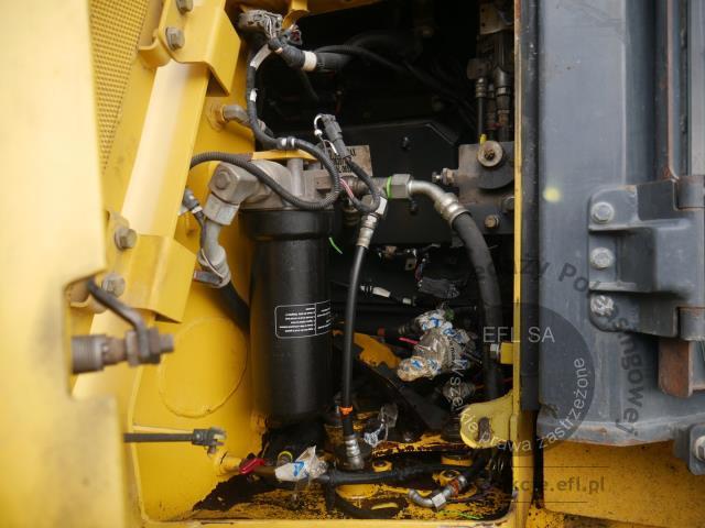 20 - Spycharka gąsienicowa KOMATSU D51PX-22 2010r.