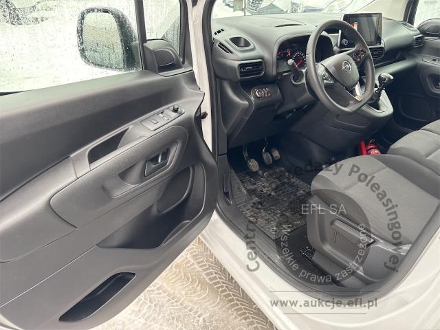 5 - Opel Combo Van Combo Cargo XL 1.2 Turbo S&amp;S 2,3t Furgon SK652XE UWAGA!! Pojazd znajduje się w lokalizacji: Katowice 40-689, Małachowskiego 16