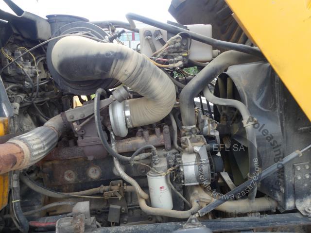 24 - Ciągnik rolniczy JCB FASTRAC 3185  2001r.